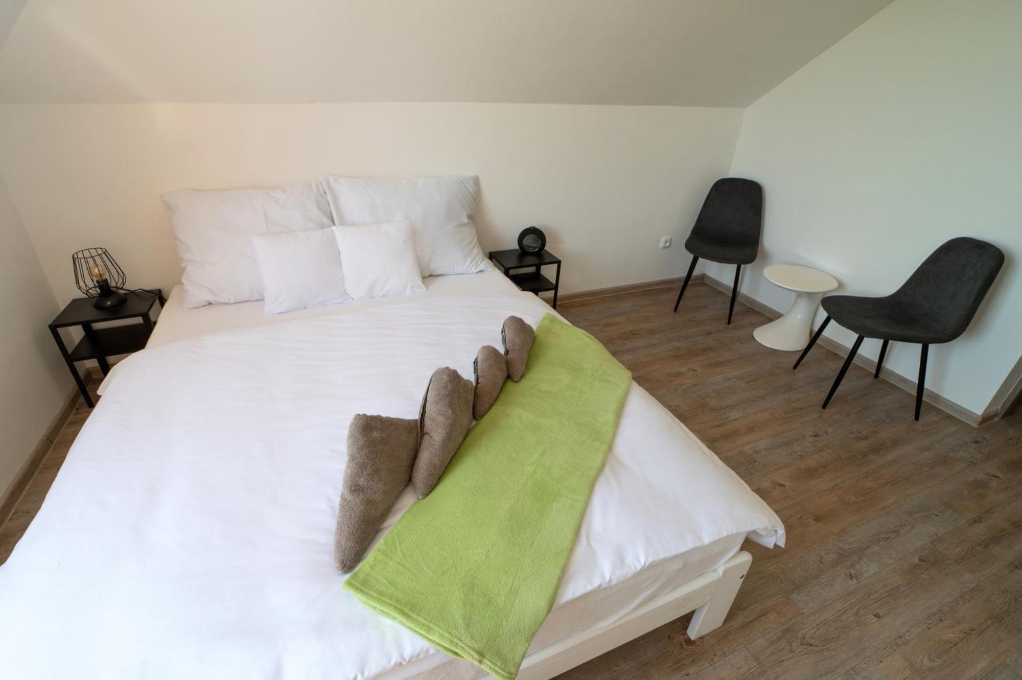 Formule Hotell Perštejn Eksteriør bilde