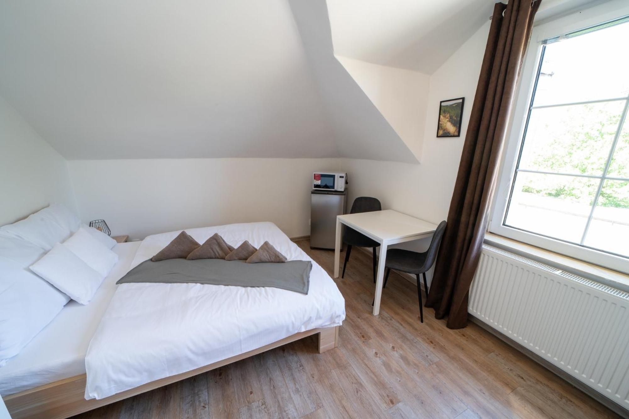 Formule Hotell Perštejn Eksteriør bilde